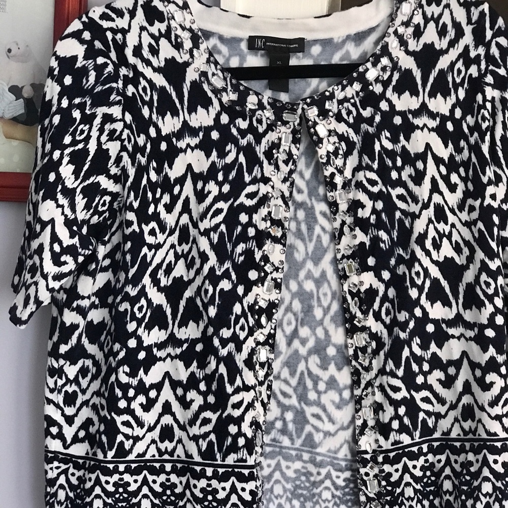 Adorable jeweled shrug. Deep navy and white XL